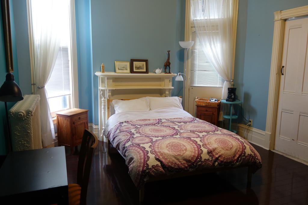 Spadina 11 Guesthouse Toronto Eksteriør billede
