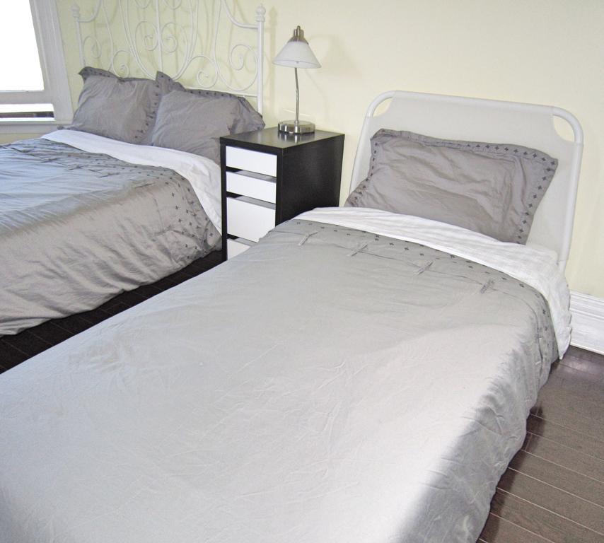 Spadina 11 Guesthouse Toronto Eksteriør billede