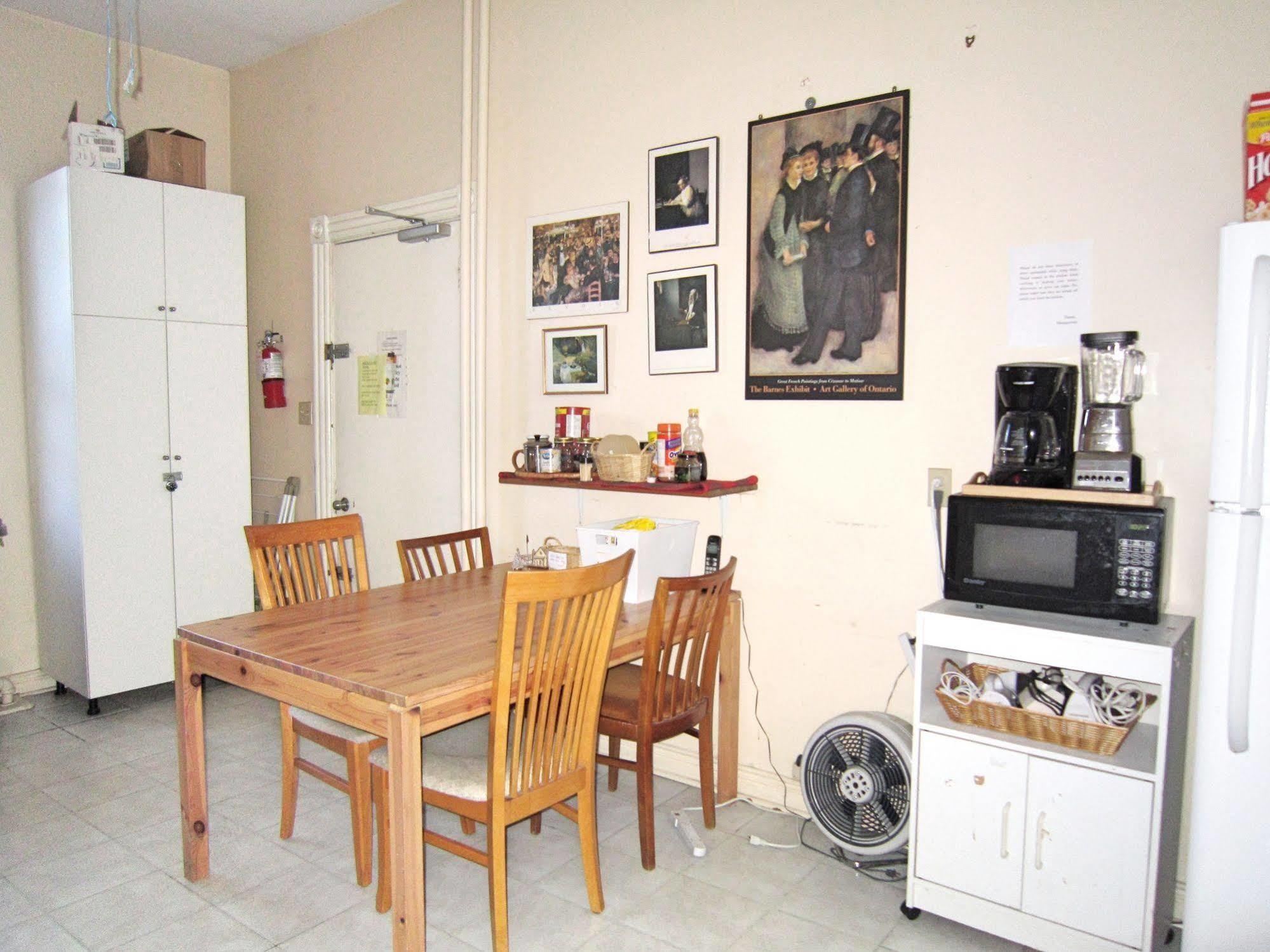 Spadina 11 Guesthouse Toronto Eksteriør billede