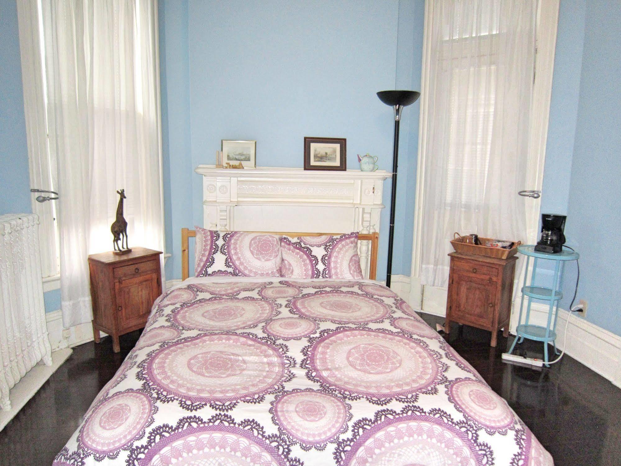Spadina 11 Guesthouse Toronto Eksteriør billede